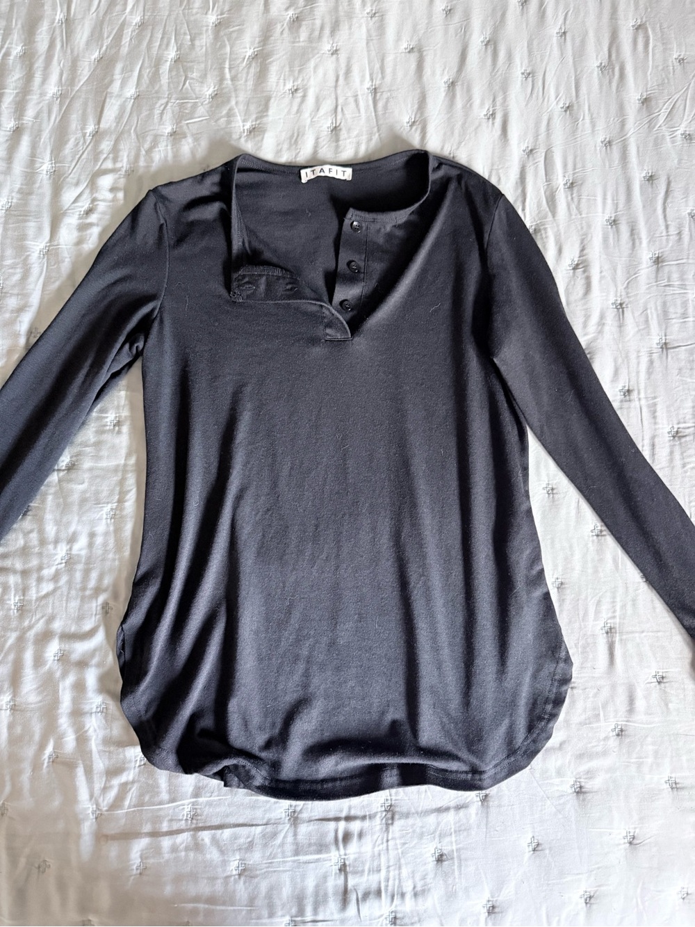 Casual Black Curve Hem Long-Sleeve Henley Top by ITAFIT